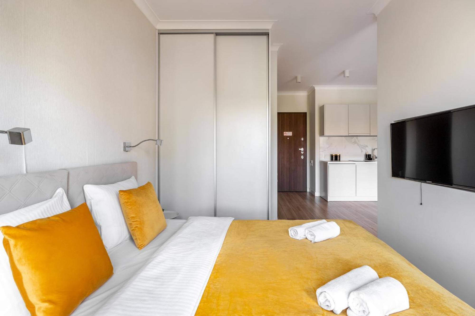 Golden Apartments -City Center - Mennica Residence Варшава Экстерьер фото