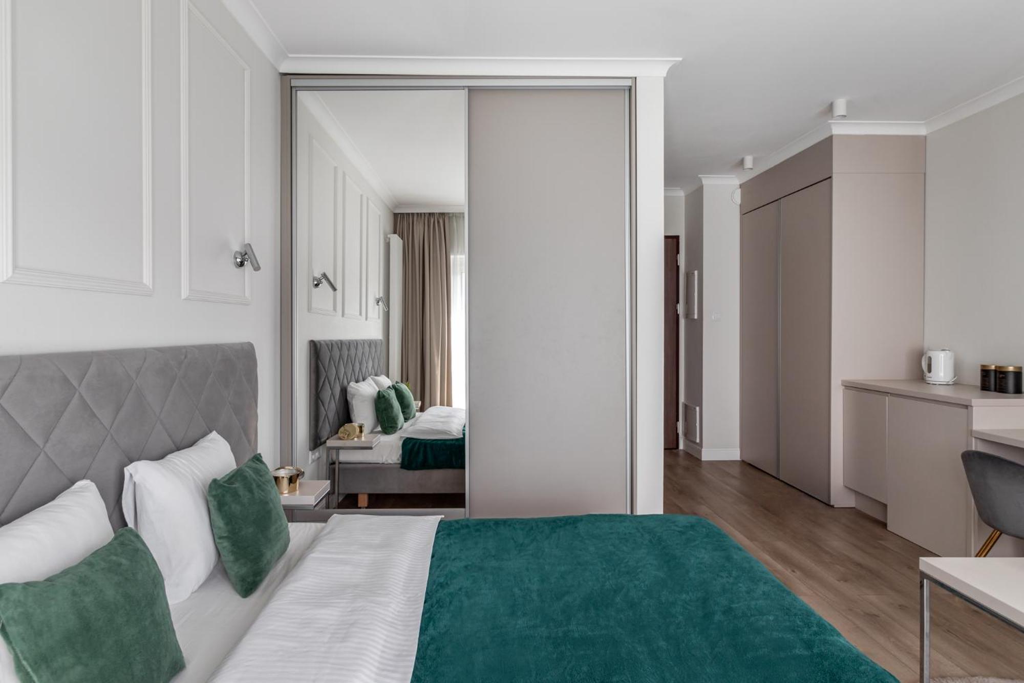 Golden Apartments -City Center - Mennica Residence Варшава Экстерьер фото